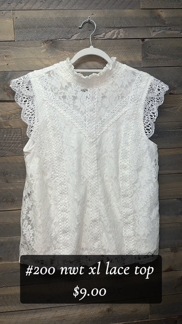 #200 XL LACE TOP NWT